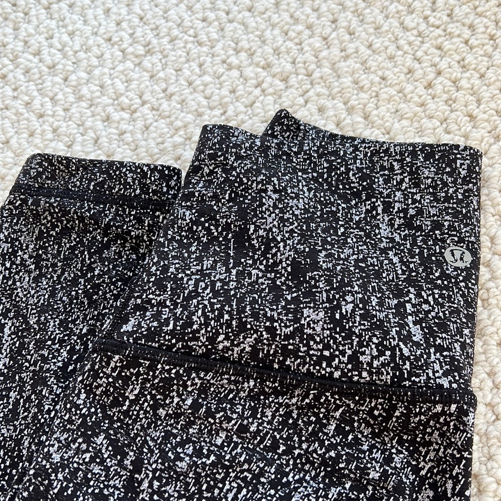 LULULEMON - Picture 2 of 3